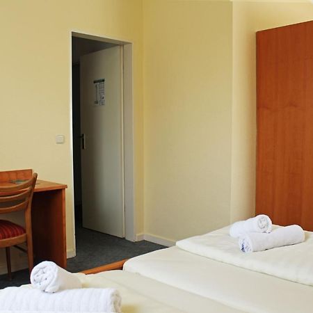 Autobahn Hotel Pfungstadt Ost Ngoại thất bức ảnh